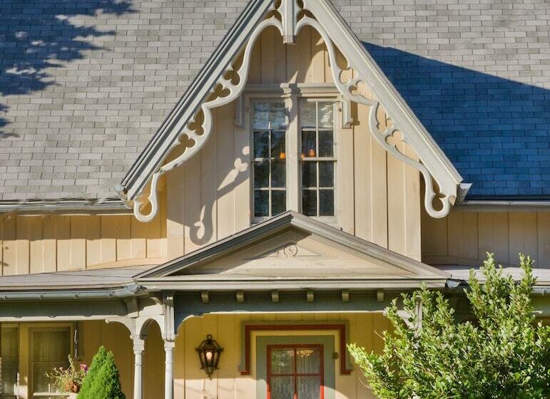 Gothic Eves Inn And Spa Bed And Breakfast