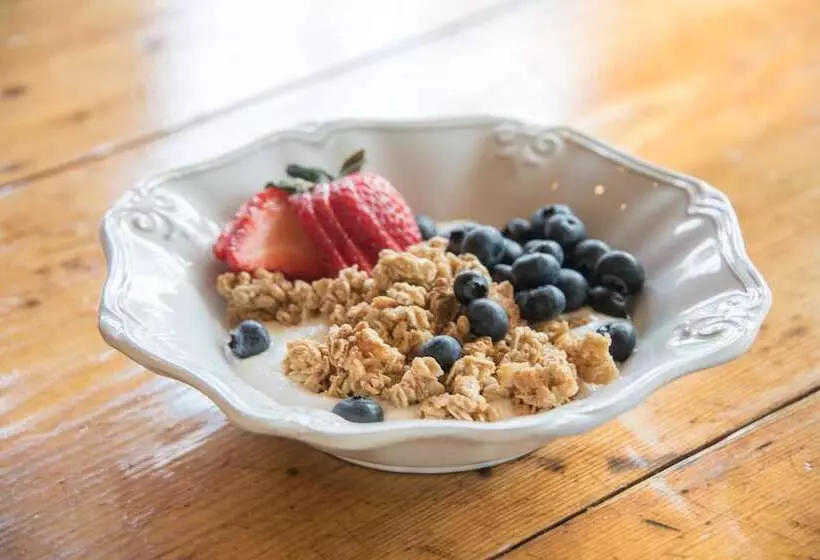 Gothic Eves Inn And Spa Bed And Breakfast