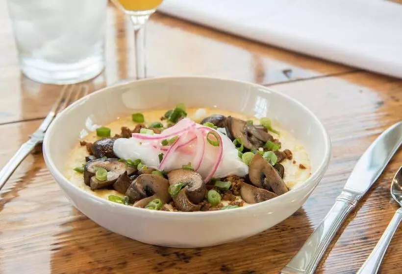 Gothic Eves Inn And Spa Bed And Breakfast