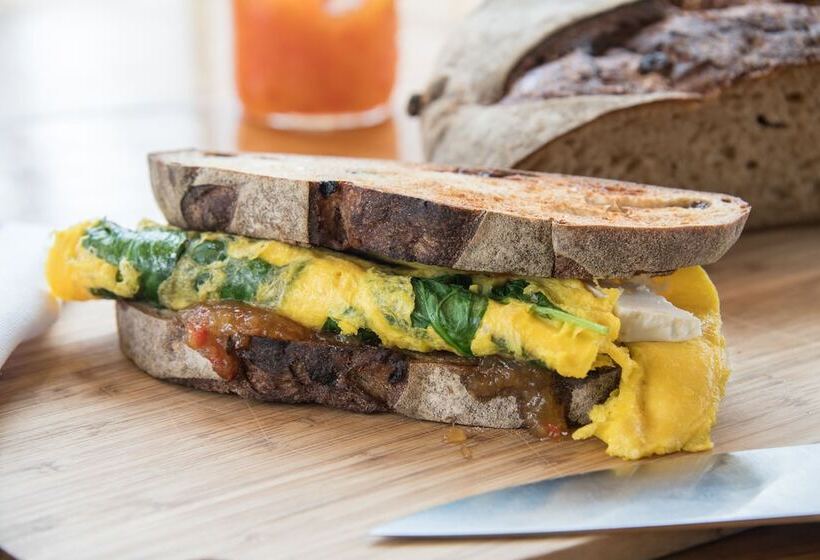 Gothic Eves Inn And Spa Bed And Breakfast