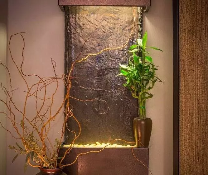 Gothic Eves Inn And Spa Bed And Breakfast