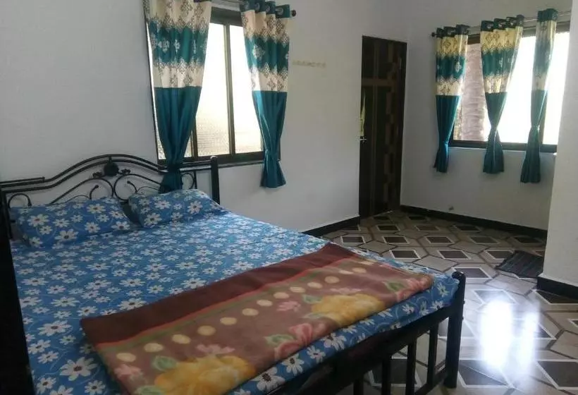 ベッドアンドブレックファースト Kshanbhar Vishranti Home Stay