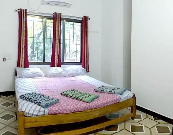 ベッドアンドブレックファースト Kshanbhar Vishranti Home Stay