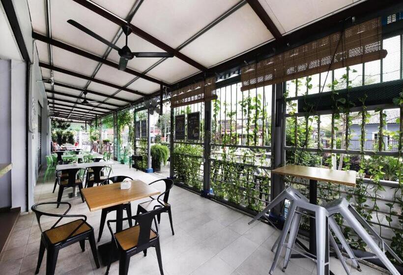 Отель Oyo 778 Bmw 2