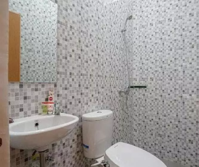 Oyo 443 Hotel Barlian