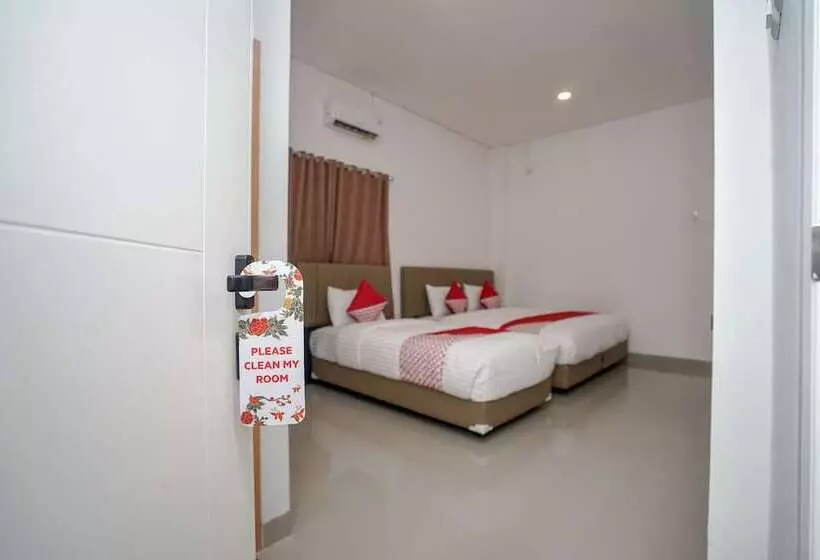 Oyo 443 Hotel Barlian