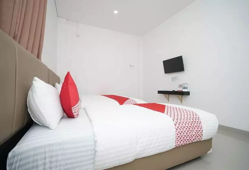 Oyo 443 Hotel Barlian