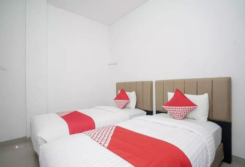 Oyo 443 Hotel Barlian