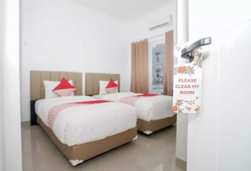Oyo 443 Hotel Barlian