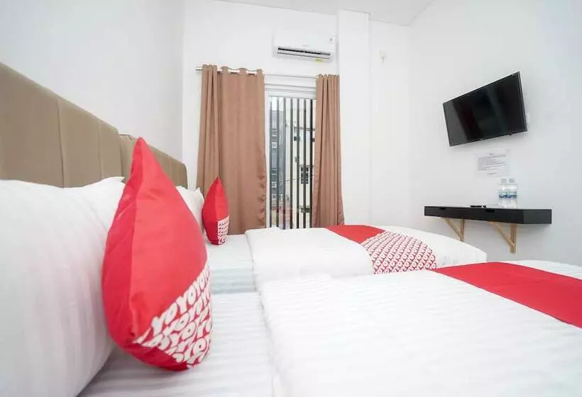 Oyo 443 Hotel Barlian