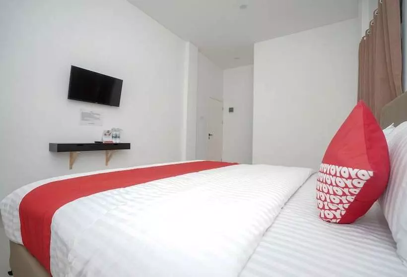 Oyo 443 Hotel Barlian