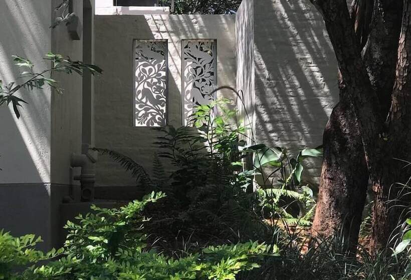 پانسیون 528 Victoria Falls Guest House