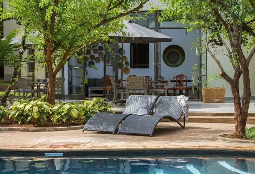 پانسیون 528 Victoria Falls Guest House