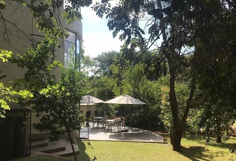 پانسیون 528 Victoria Falls Guest House