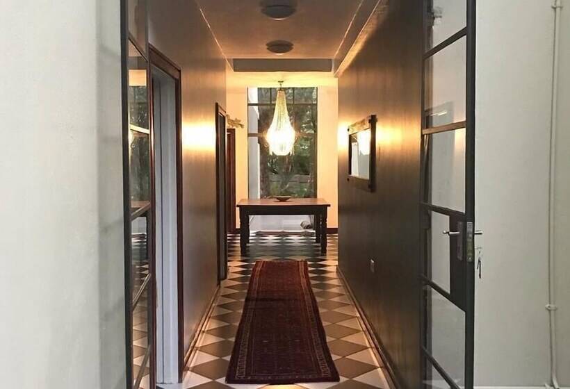 پانسیون 528 Victoria Falls Guest House