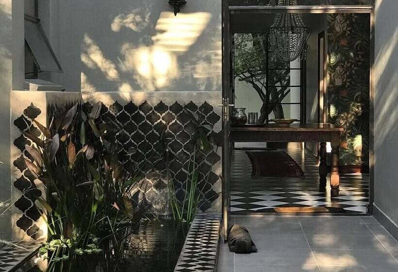 پانسیون 528 Victoria Falls Guest House