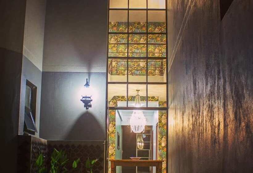 پانسیون 528 Victoria Falls Guest House