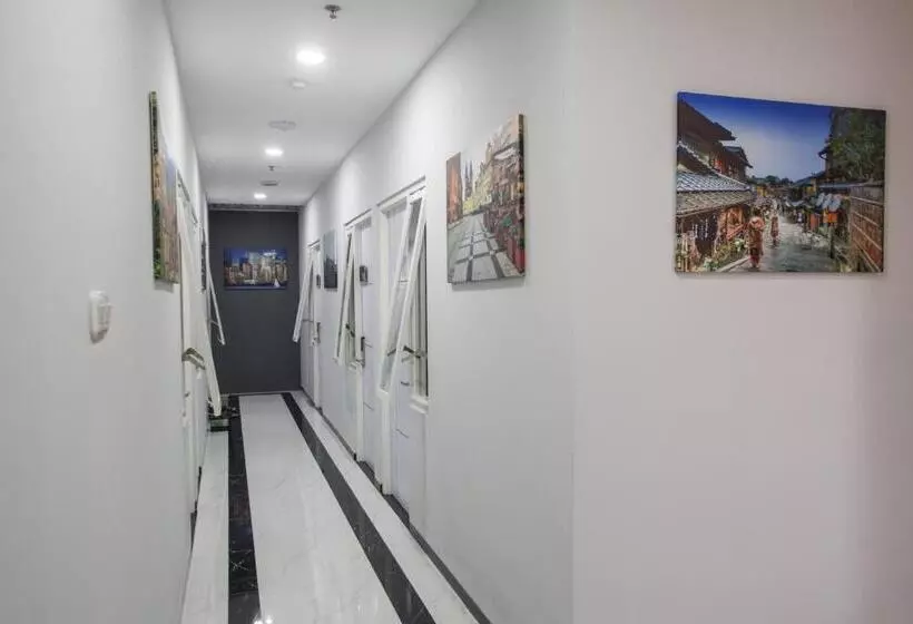 Majatalo Reddoorz Plus Near Politeknik Negeri Malang