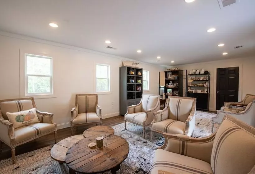 Hotelli Dahlonega Resort And Vineyard