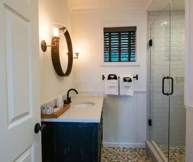 Hotelli Dahlonega Resort And Vineyard