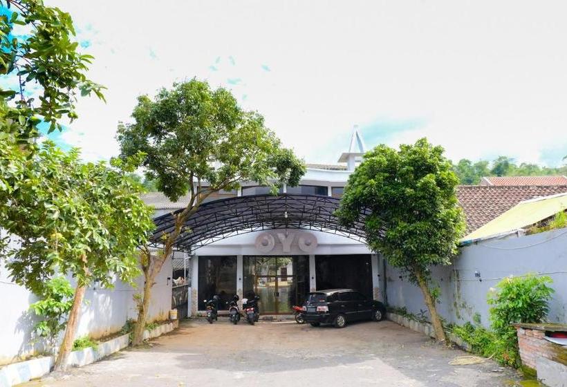 Hotel Oyo 421 Alianda Residence Syariah