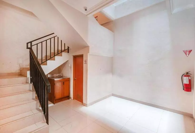 ホテル The Kartini 8 Residence Mangga Besar