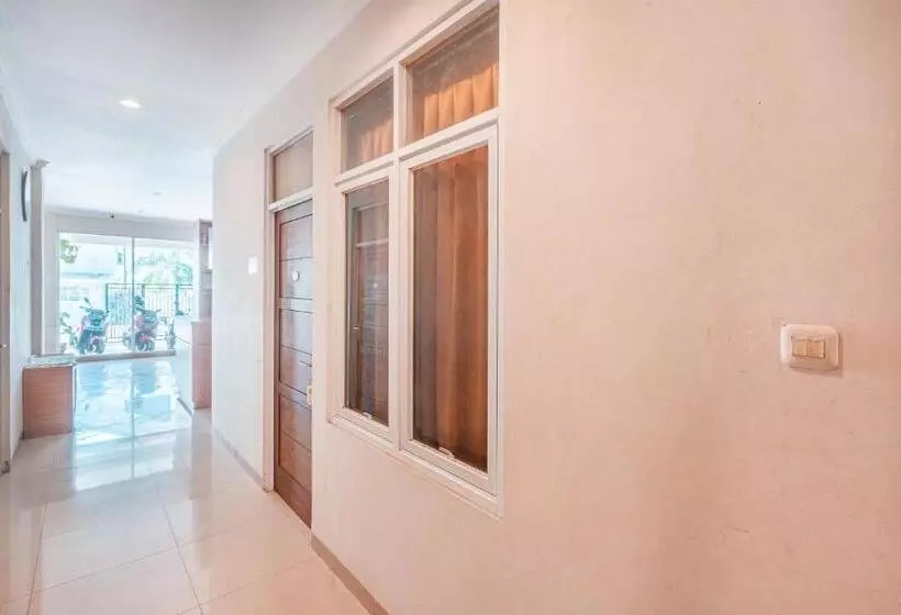ホテル The Kartini 8 Residence Mangga Besar