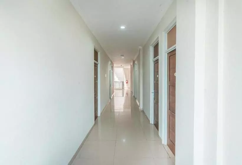 ホテル The Kartini 8 Residence Mangga Besar