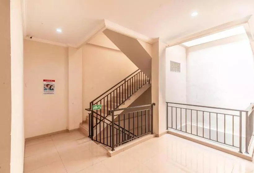 ホテル The Kartini 8 Residence Mangga Besar