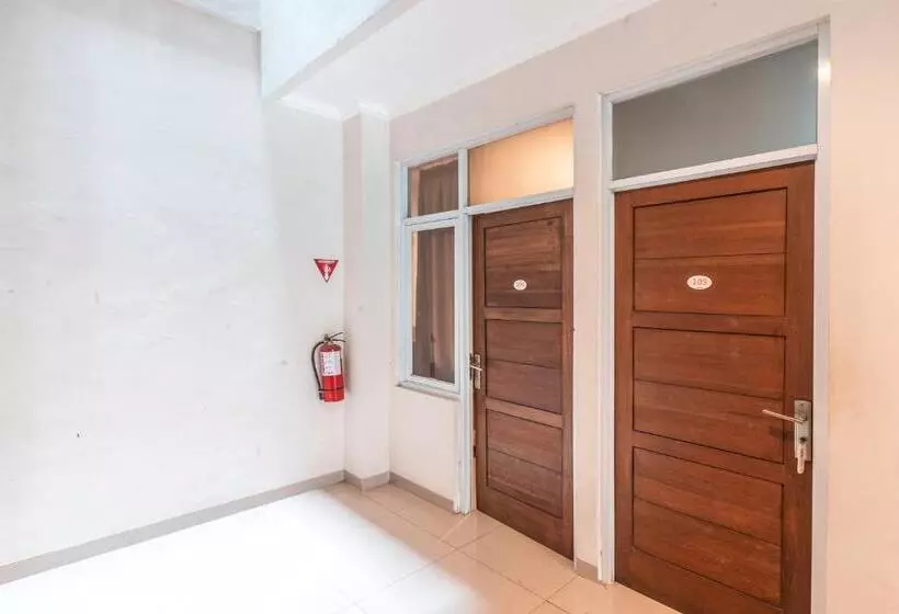 ホテル The Kartini 8 Residence Mangga Besar