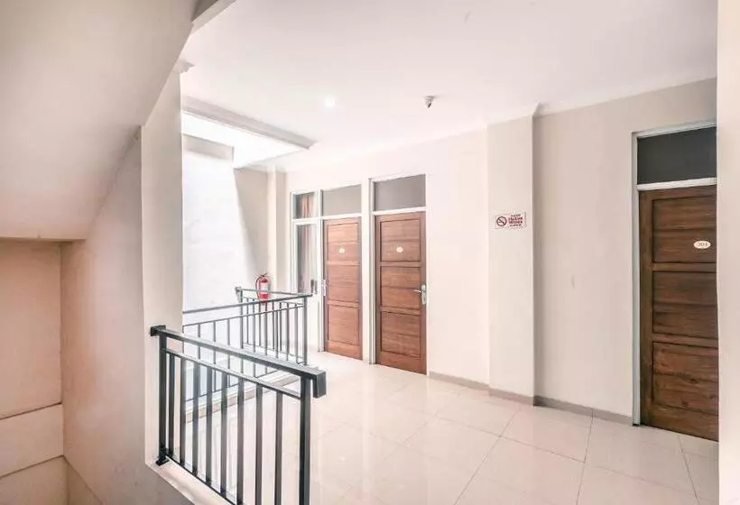 ホテル The Kartini 8 Residence Mangga Besar