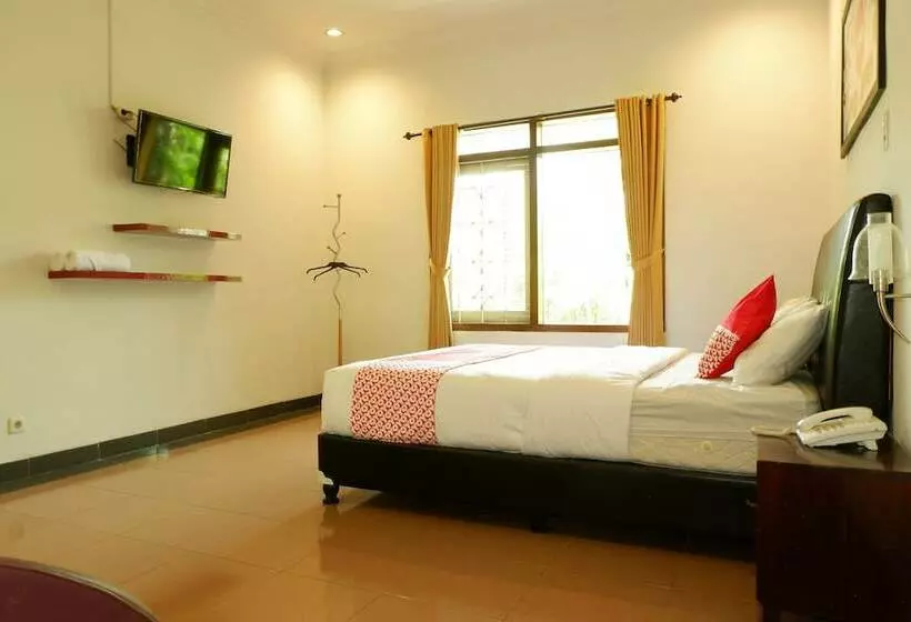 Oyo 517 Hotel Arjuna Lawang