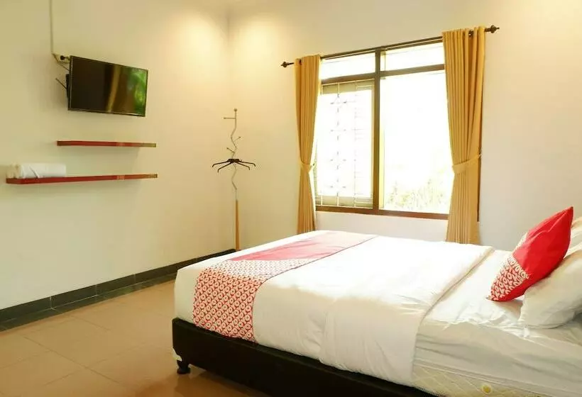 Oyo 517 Hotel Arjuna Lawang