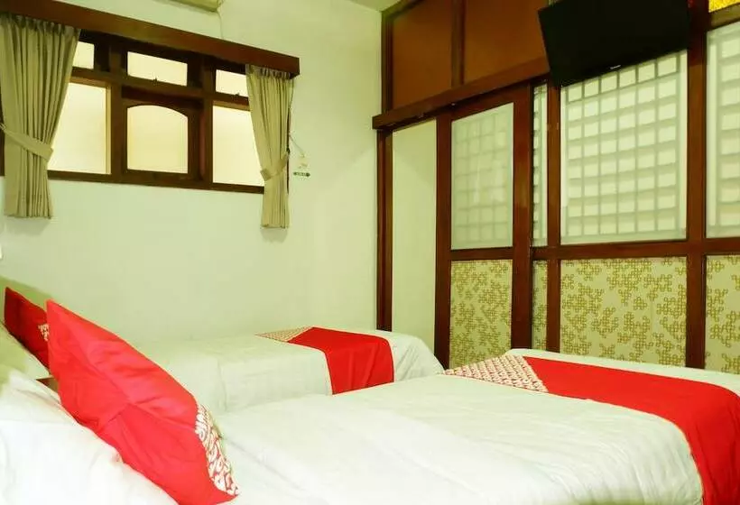 Oyo 517 Hotel Arjuna Lawang