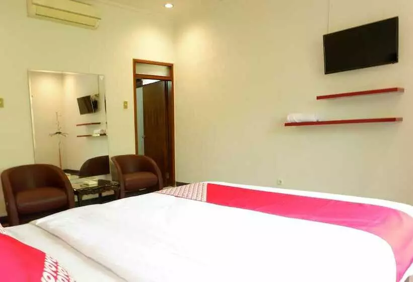 Oyo 517 Hotel Arjuna Lawang