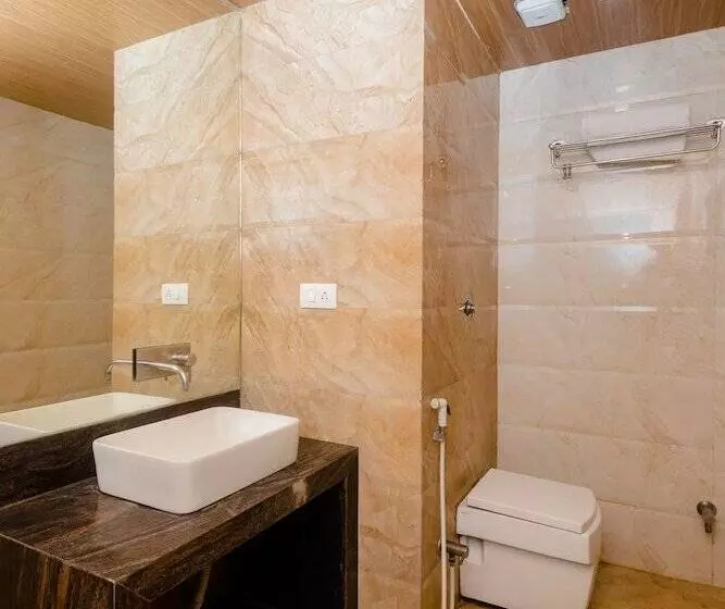 Capital O 27600 Hotel Sai Plaza
