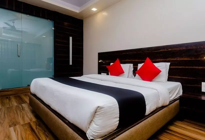 Capital O 27600 Hotel Sai Plaza