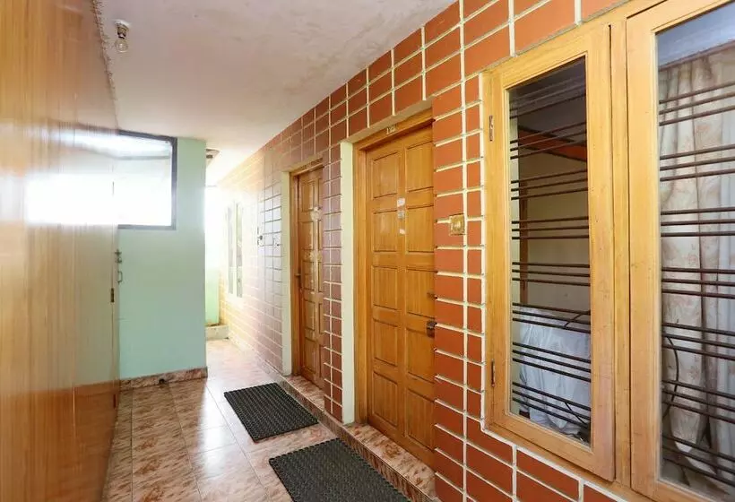 ホテル Oyo 24221 Daneys Guest House