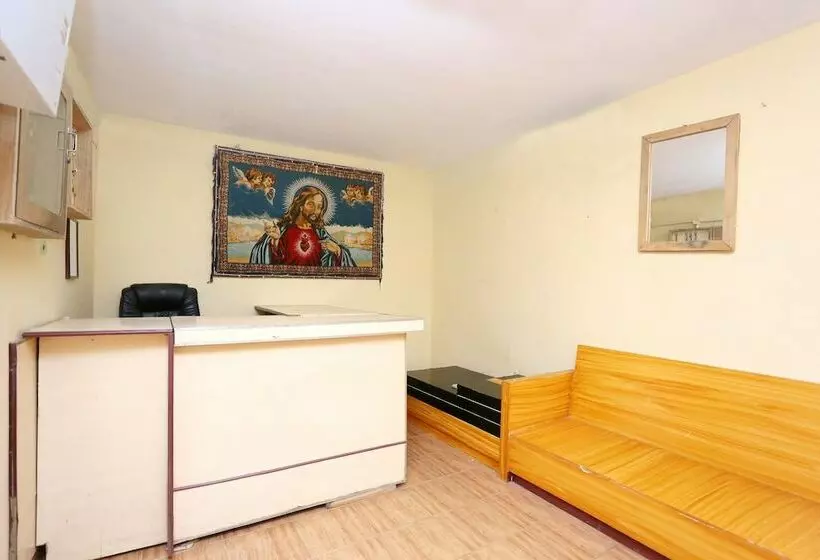 ホテル Oyo 24221 Daneys Guest House