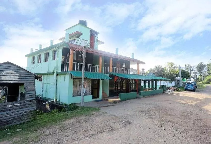 ホテル Oyo 24221 Daneys Guest House
