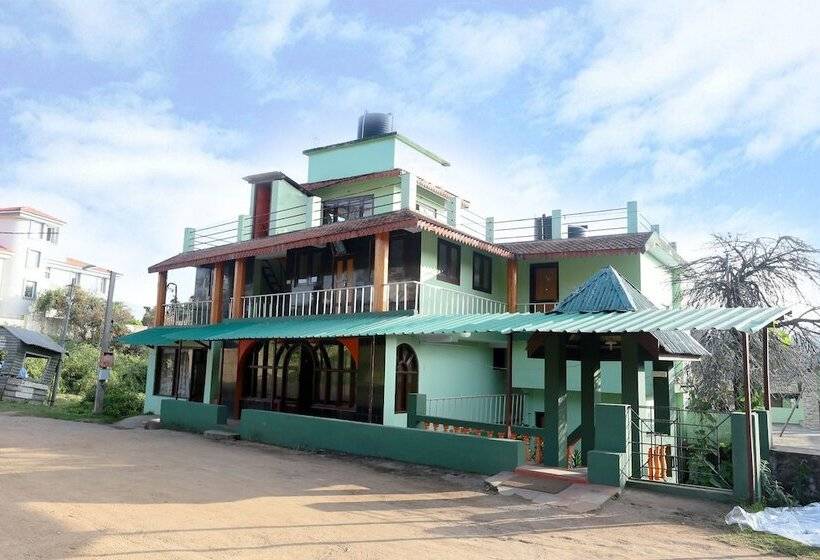 ホテル Oyo 24221 Daneys Guest House