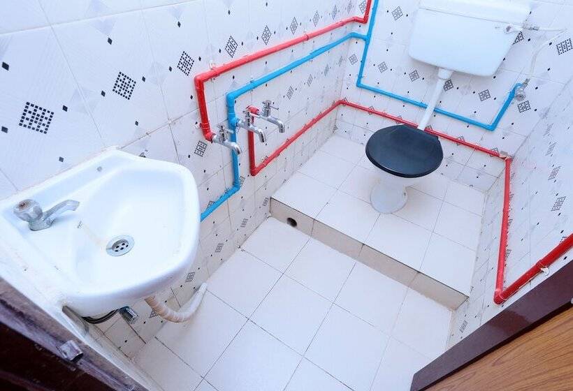 ホテル Oyo 24221 Daneys Guest House