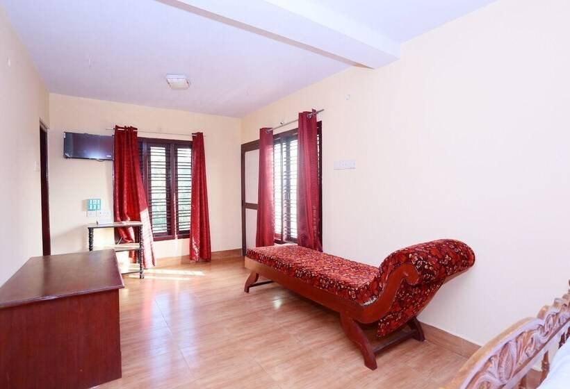 ホテル Oyo 24221 Daneys Guest House