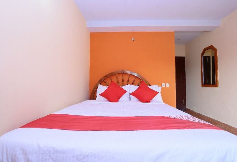 ホテル Oyo 24221 Daneys Guest House