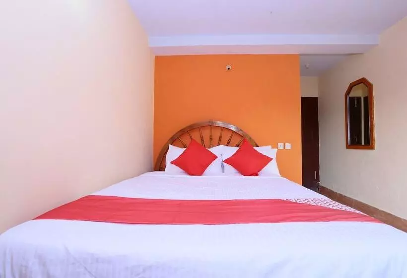 ホテル Oyo 24221 Daneys Guest House