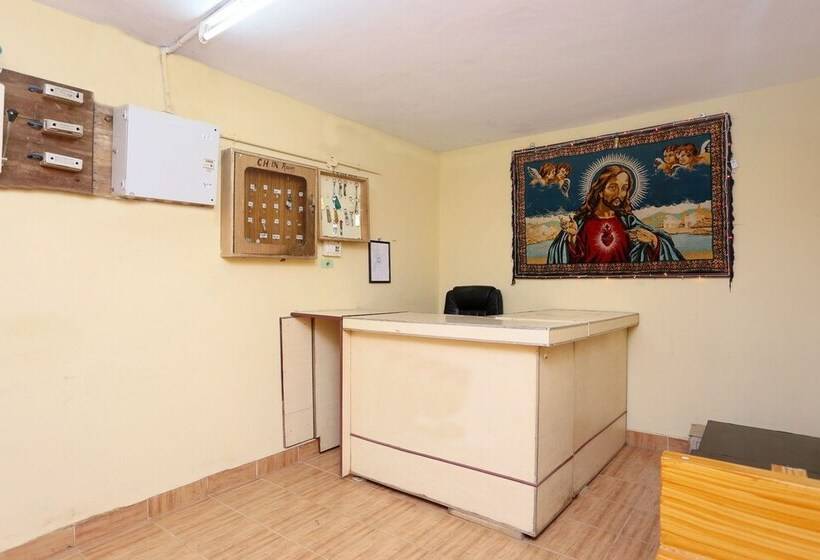 ホテル Oyo 24221 Daneys Guest House