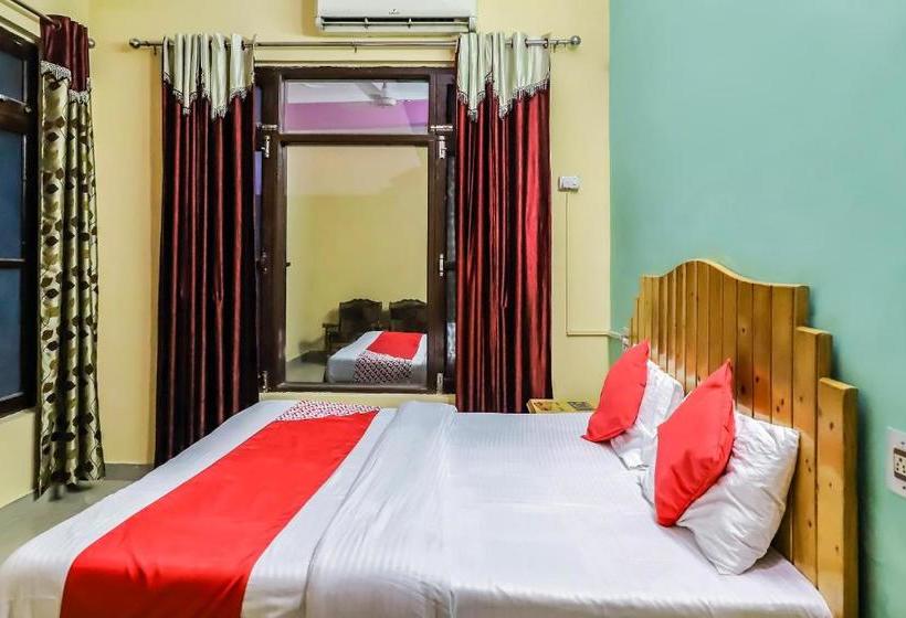 Отель Oyo 24927 Himgiri Resort