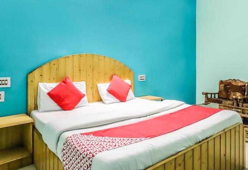 Отель Oyo 24927 Himgiri Resort