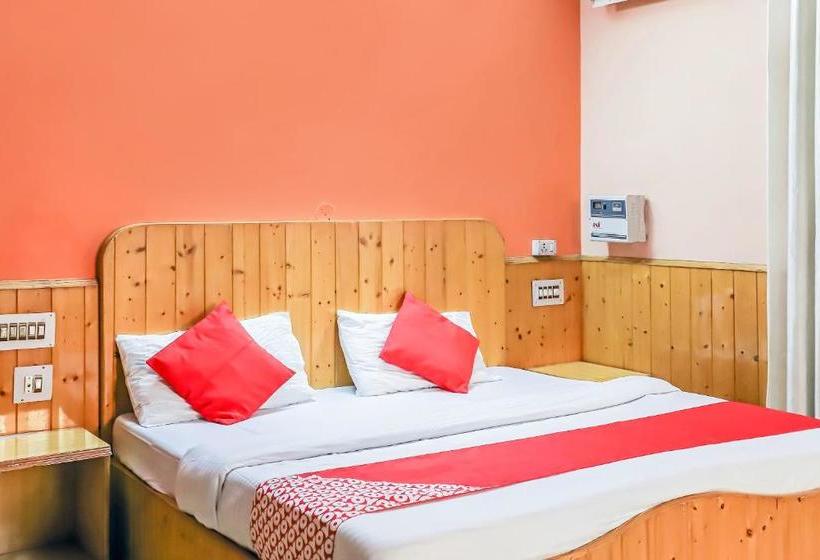 Отель Oyo 24927 Himgiri Resort