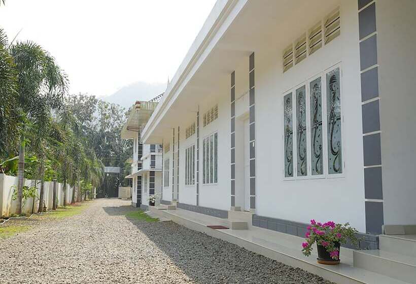 בית מלון כפרי Oyo 26964 Palm View Residency